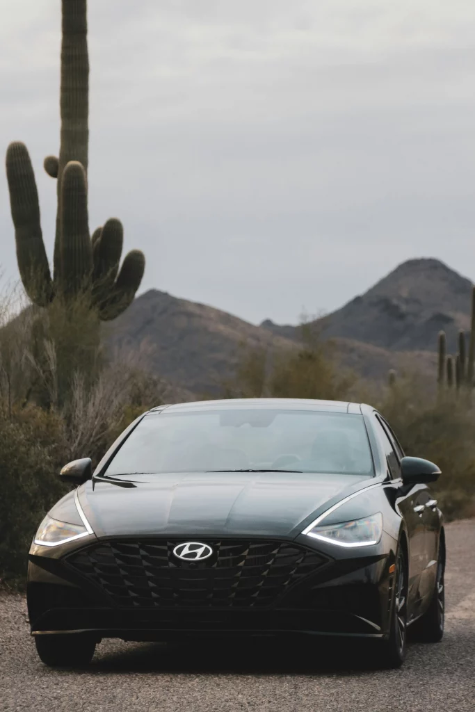 Frontansicht eines schwarzen Hyundai Limousine – Verkauf trotz Motorschaden oder Getriebeschaden